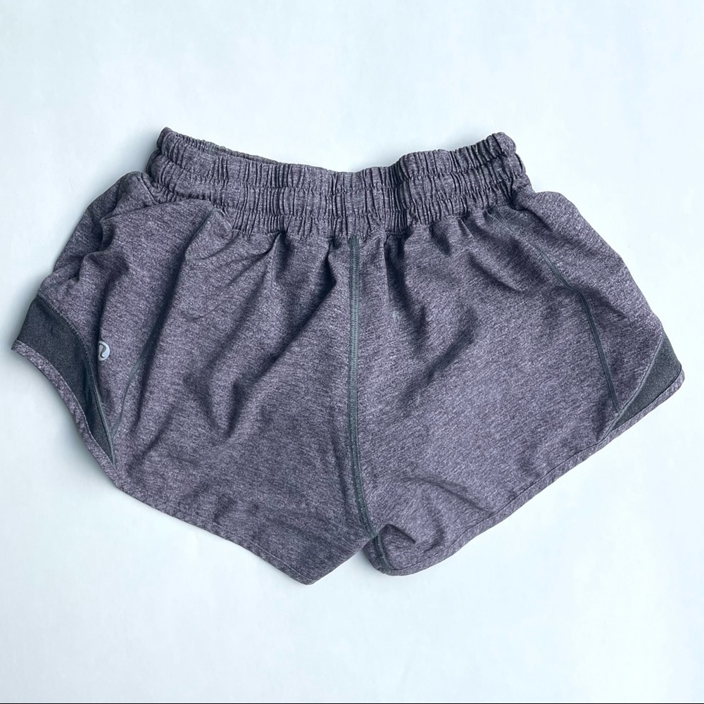 lululemon hotty hot 2.5” heathered grey shorts
